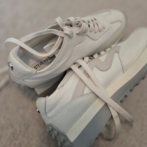 Steve Madden White/Cream and Gray Sneakers